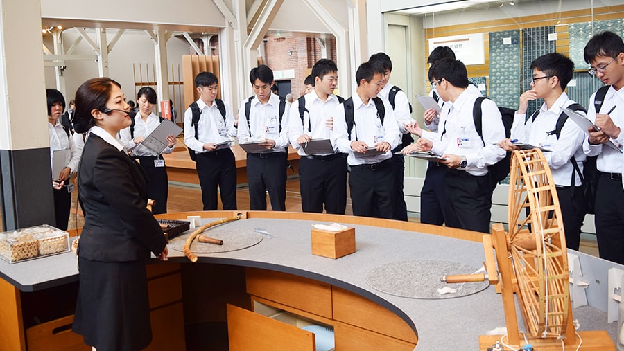 施設見学(産業技術記念館）